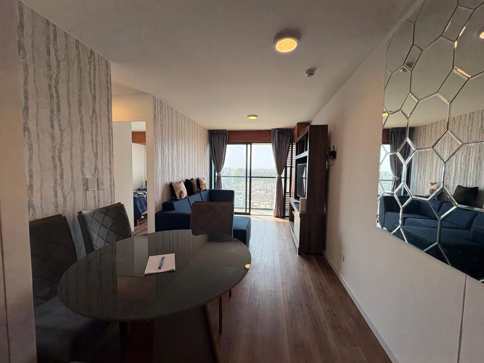Communal lounge/ TV room, TV and multimedia, Living room, Dining area, furniture