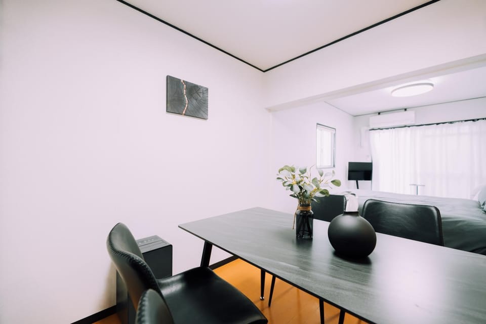 Property building, Bed, Bedroom