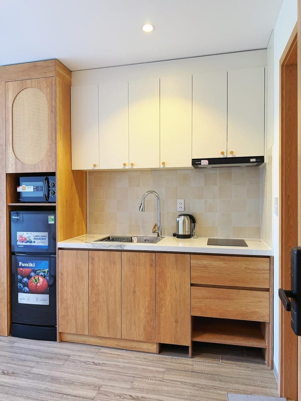 401 - La Van Residence - Tree Canopy View Studio Apartment in Da Nang