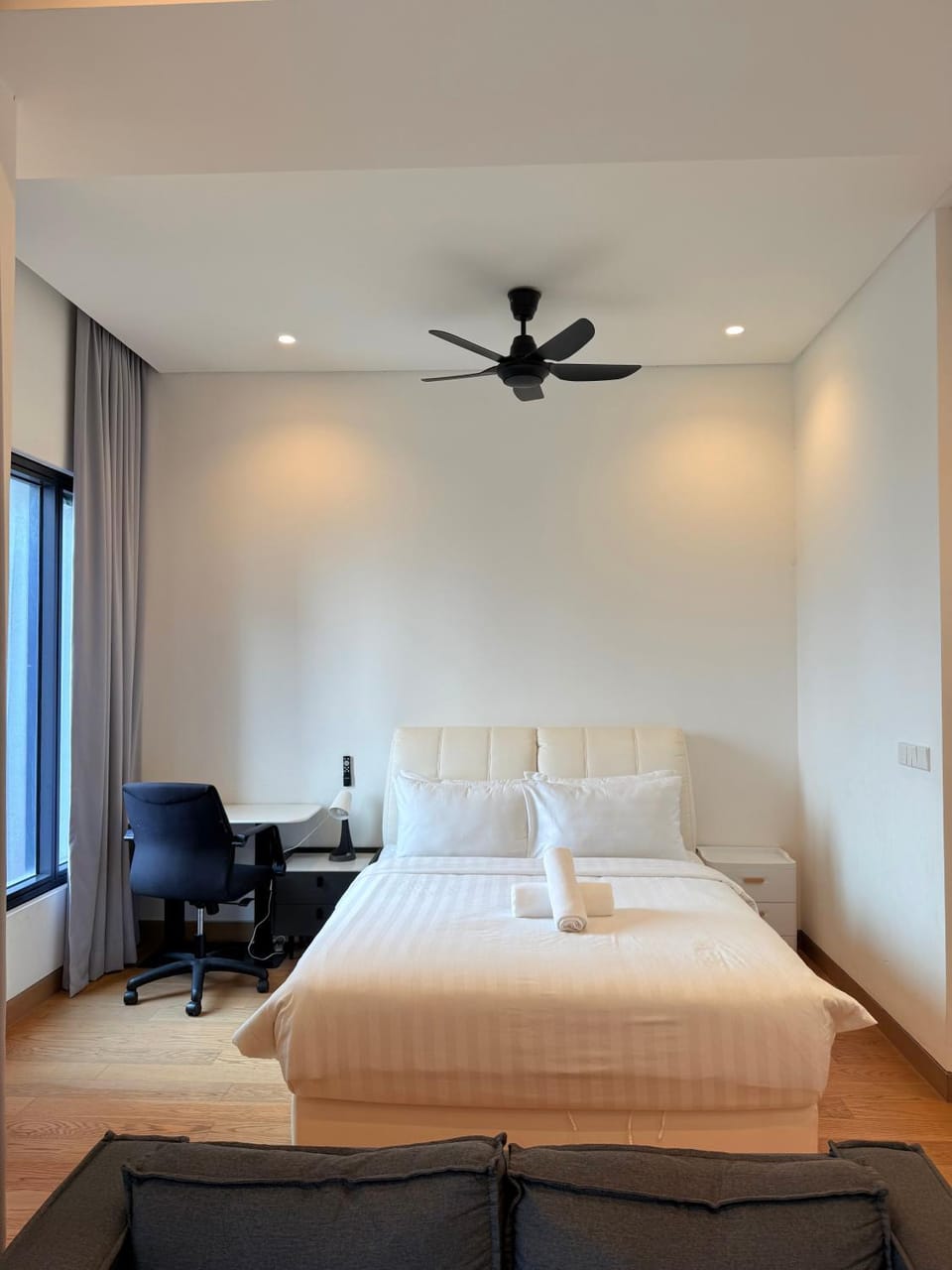 Bed, Photo of the whole room, Bedroom