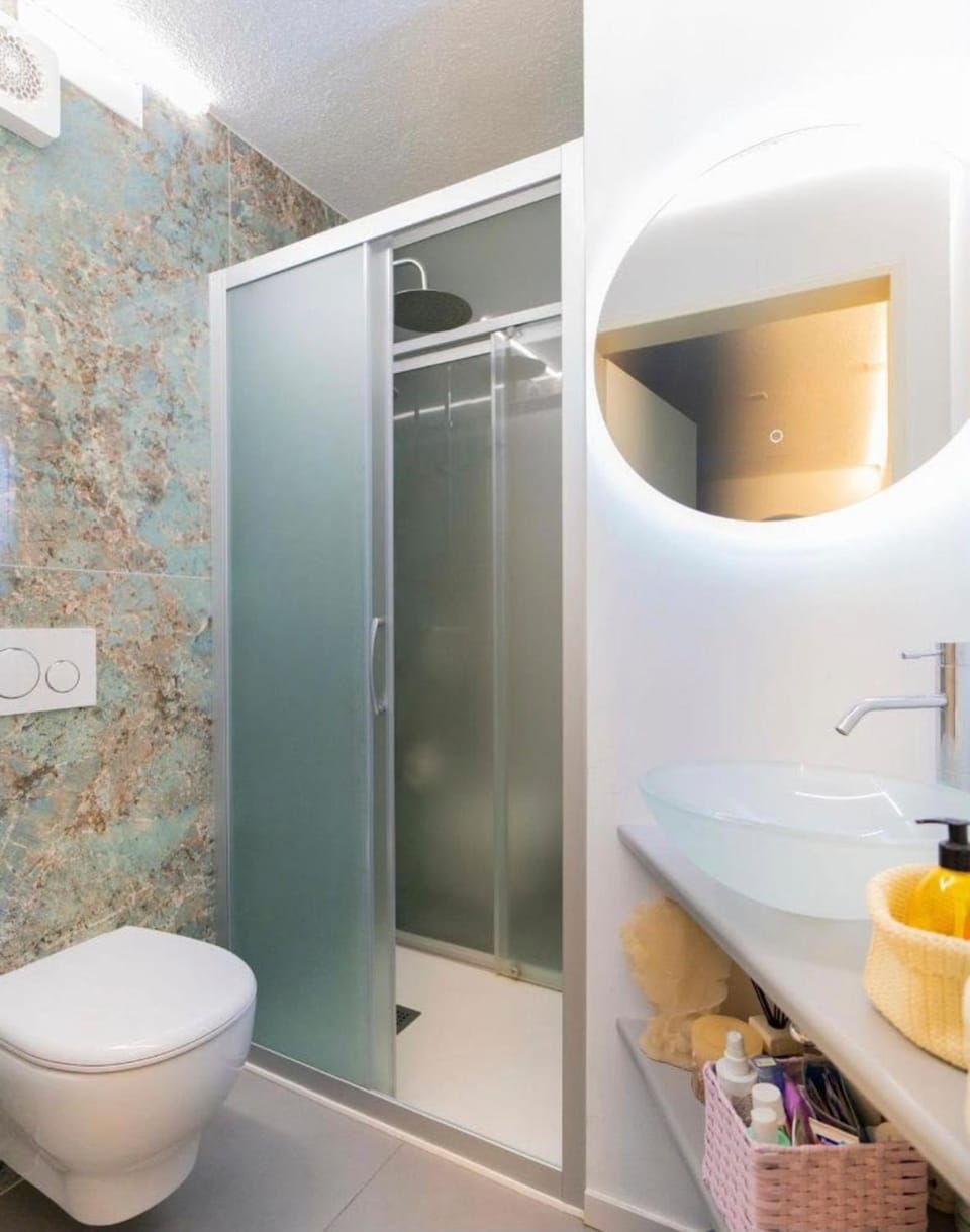 Shower, Toilet, Bathroom