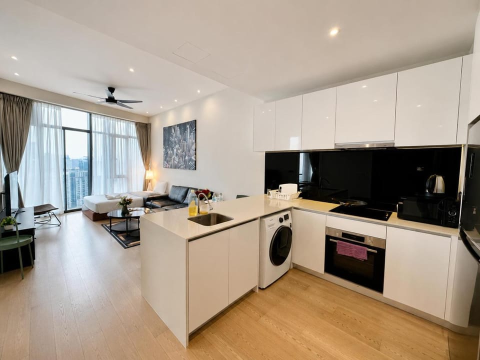 Property building, Bed, TV and multimedia, Living room