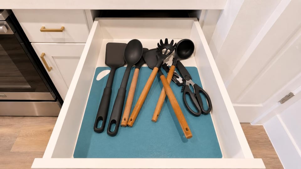 Kitchen or kitchenette, kitchen