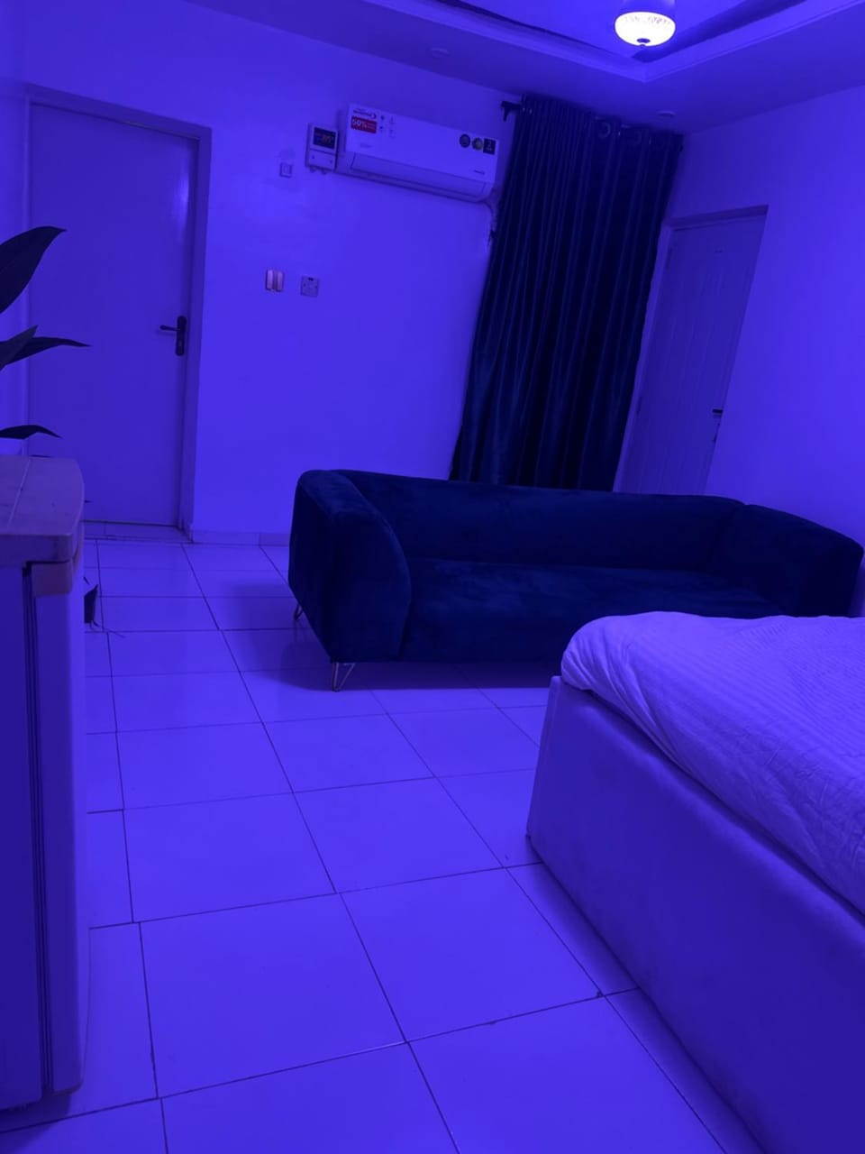 Unique Phils Guest house Bed and Breakfast in Lagos