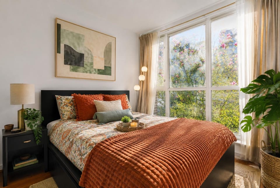 Private 2 Bedroom Townhouse Downtown Apartment in Vancouver