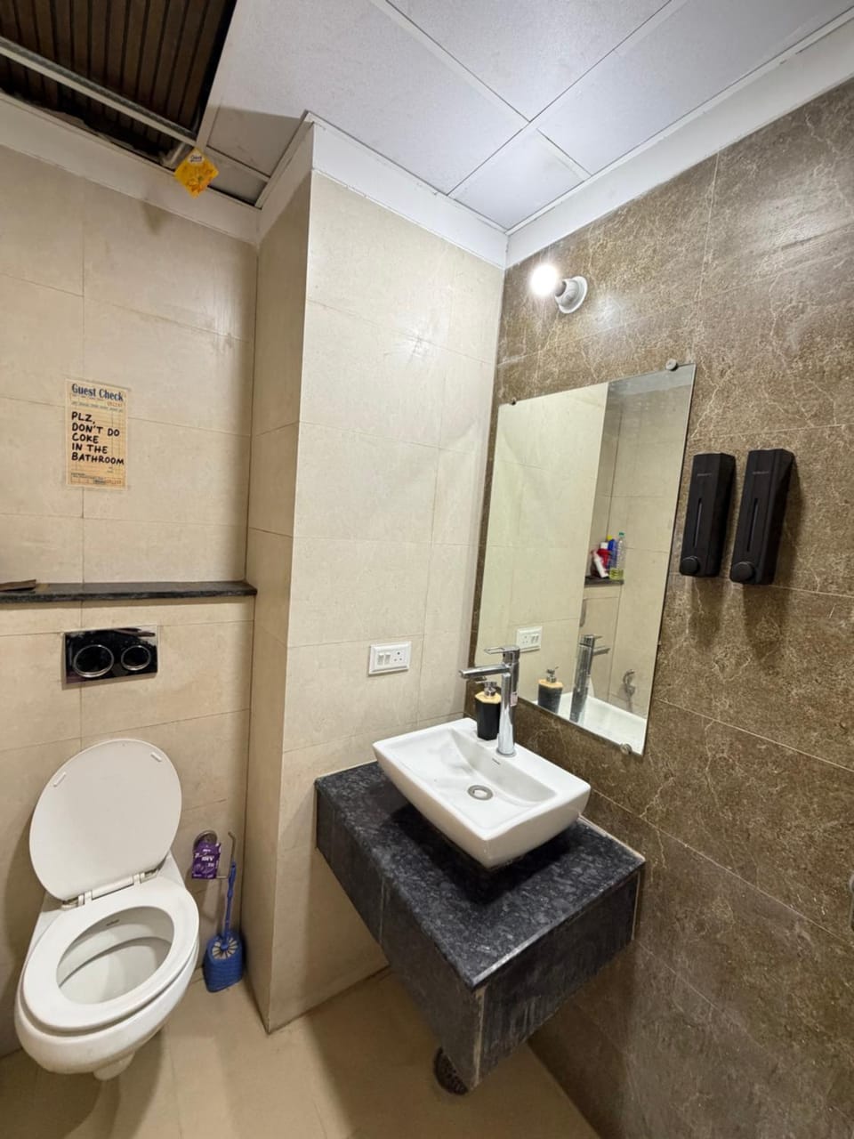 Svnaura Apartment in Noida
