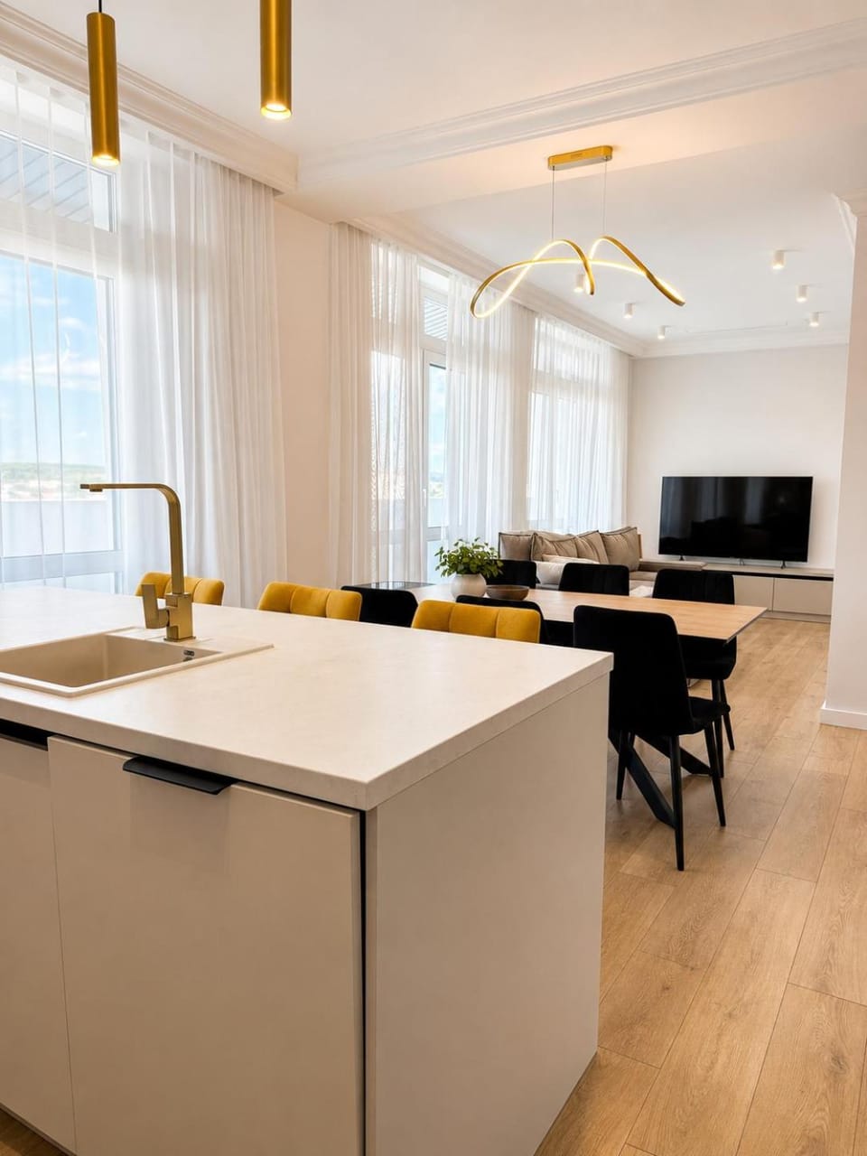 TV and multimedia, Kitchen or kitchenette