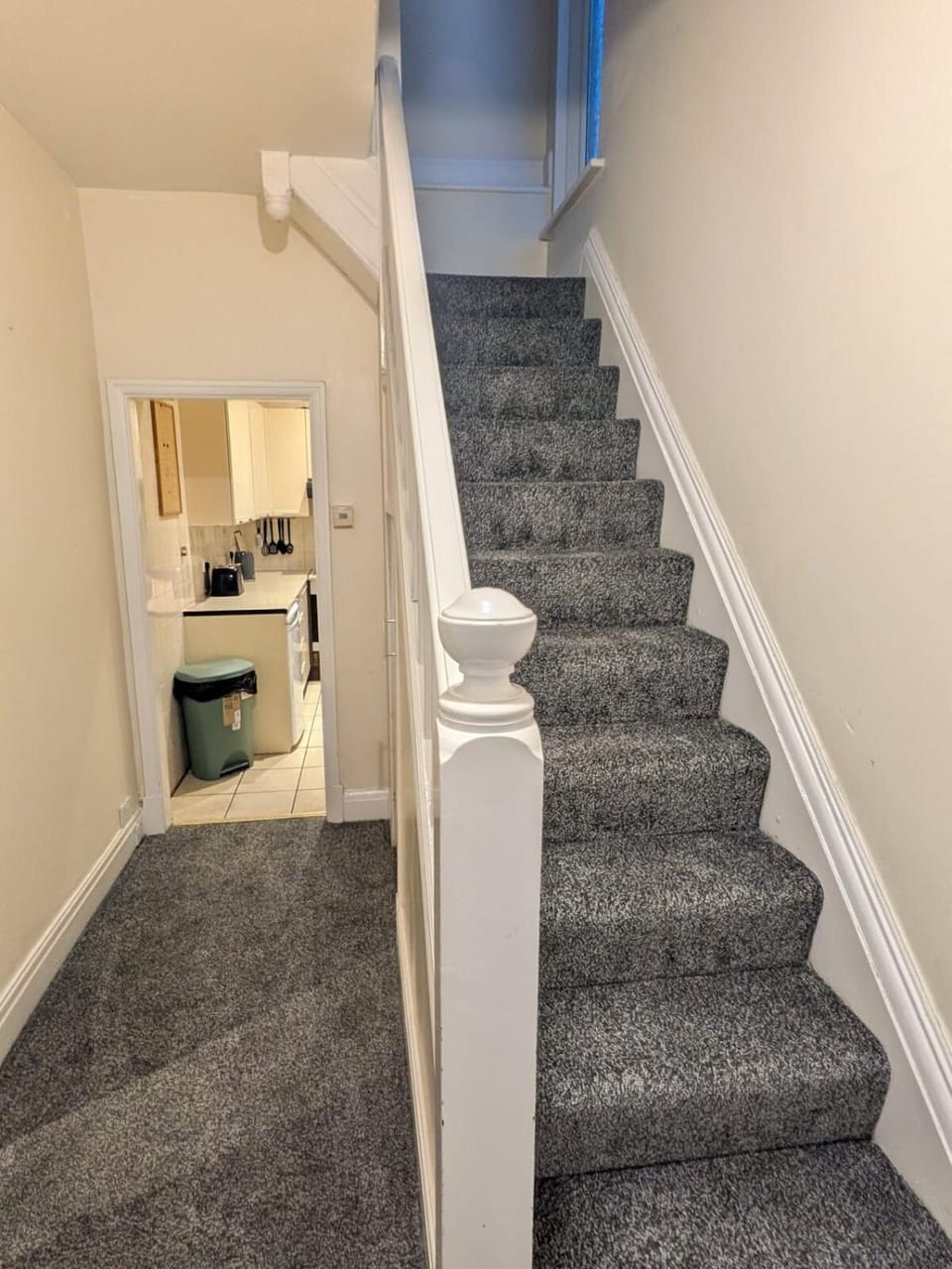 St Annes 3 Bed House Free Parking Enclosed Garden House in Lytham St Annes