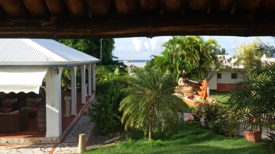LE MOULIN DE LA BAIE piscine vue mer House in Grande-Terre, Guadeloupe