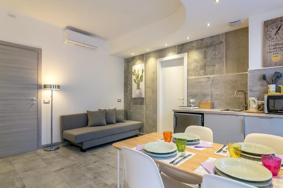 Kitchen or kitchenette, Living room, Seating area, Dining area, air conditioner