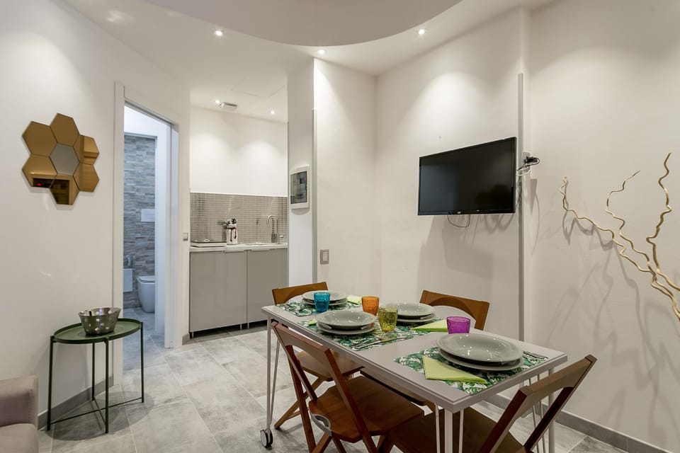 TV and multimedia, Kitchen or kitchenette, Dining area