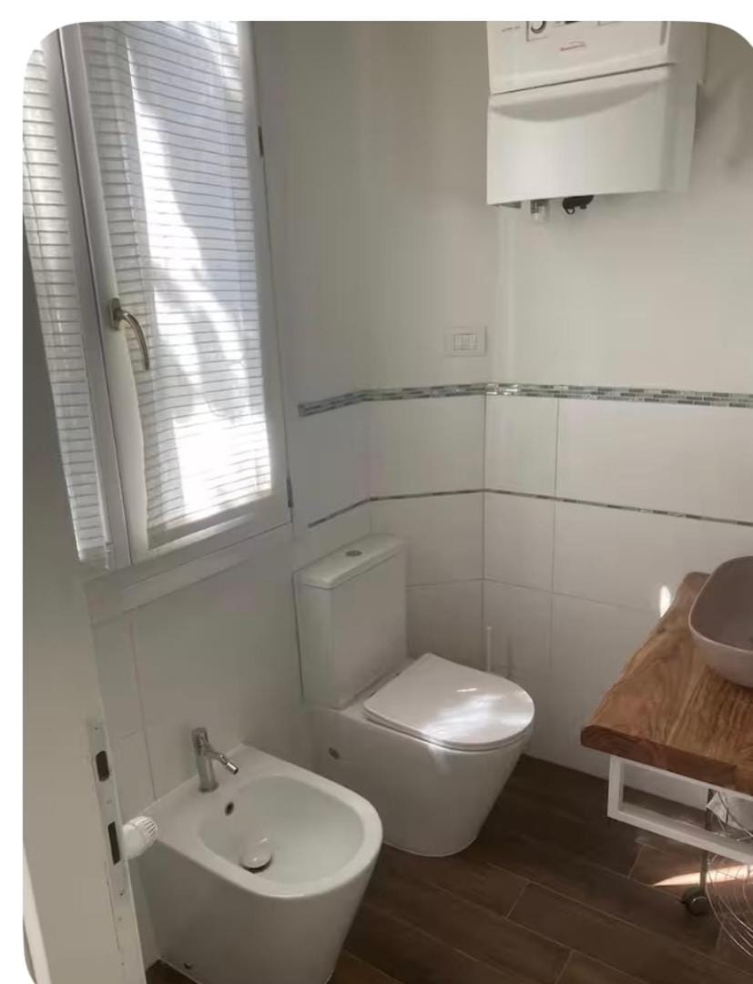 Suite Cento14 Di fronte Casa di Cura Fogliani Vicino centro storico Parcheggio privato Apartment in Modena