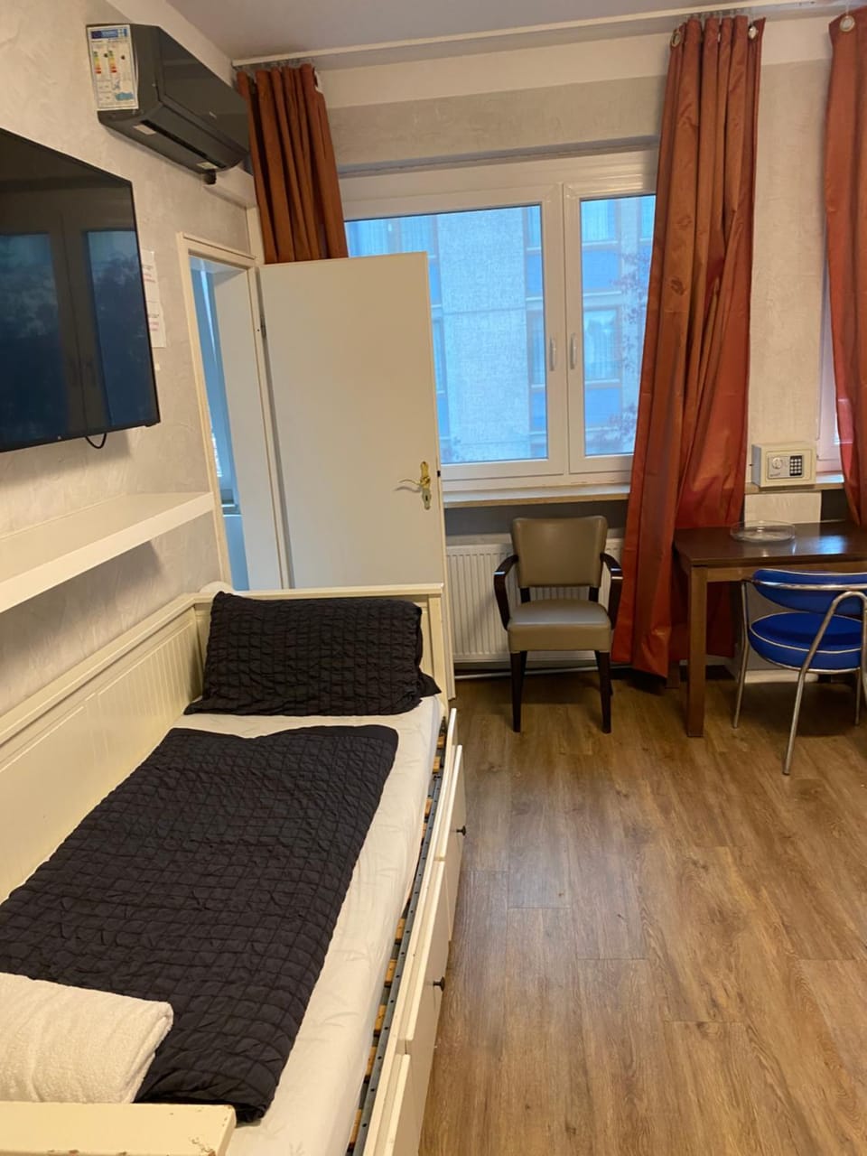 Oktoberfest and HBF Apartment in Munich