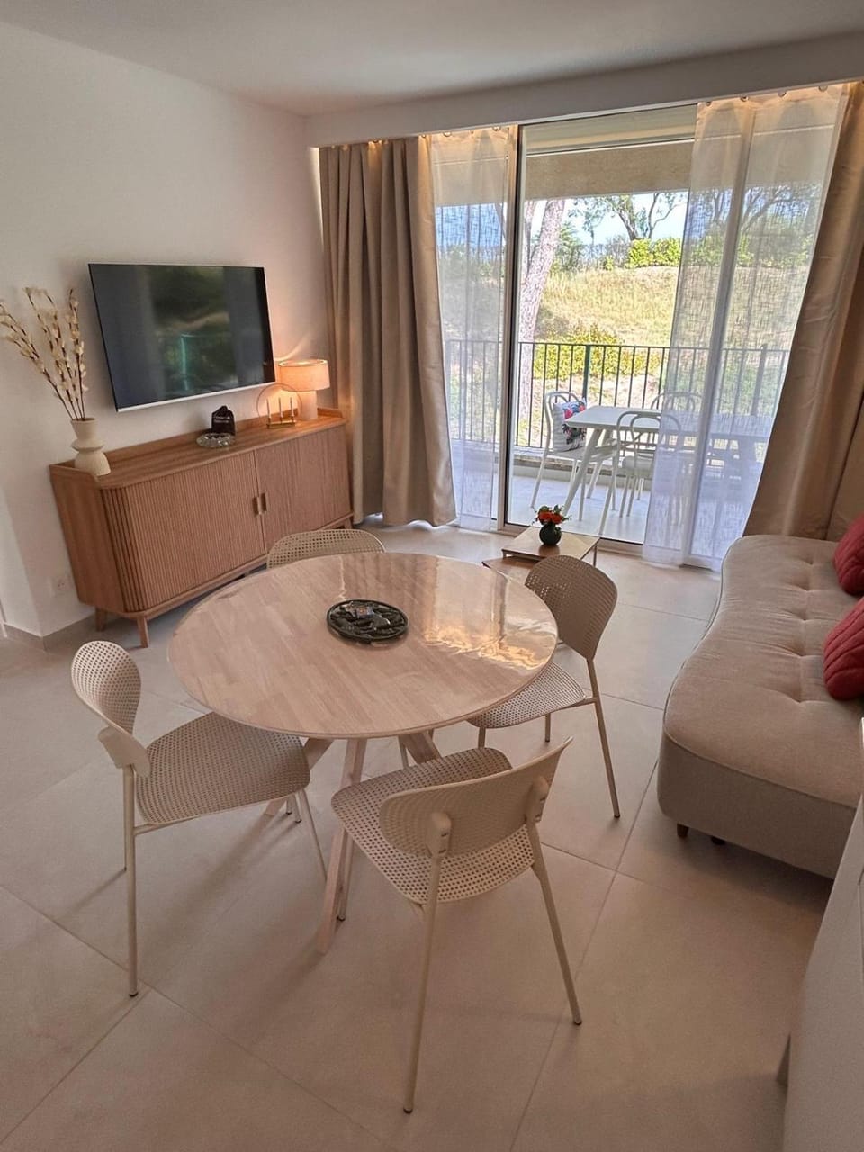 Appartement de standing, piscine, proche des thermes Apartment in Gréoux-les-Bains