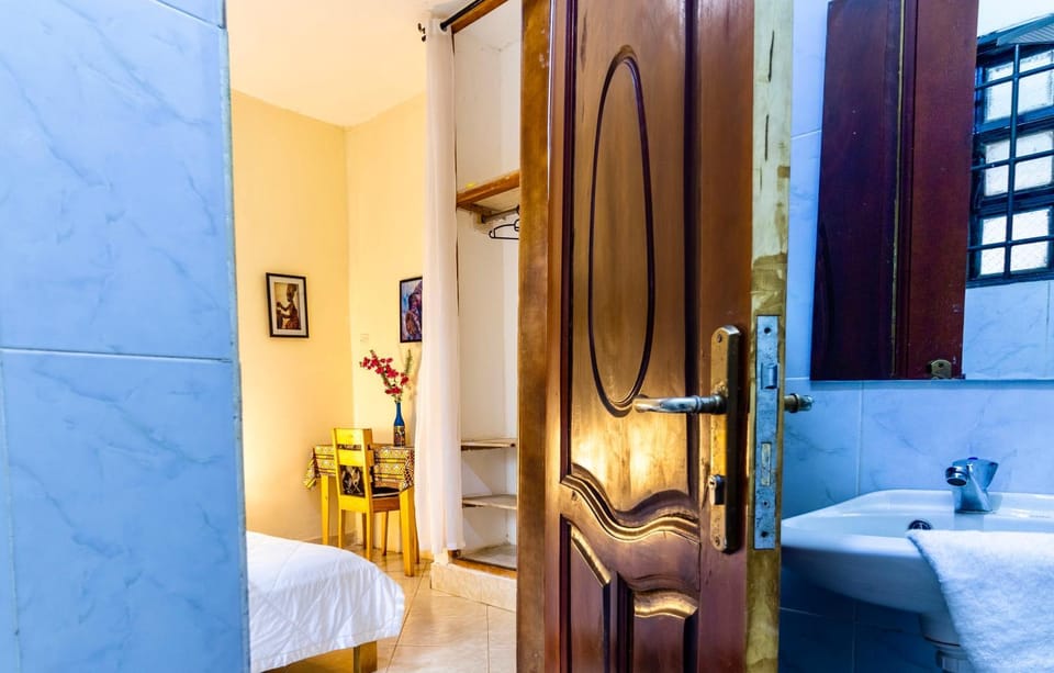 Bed, Bathroom, wardrobe