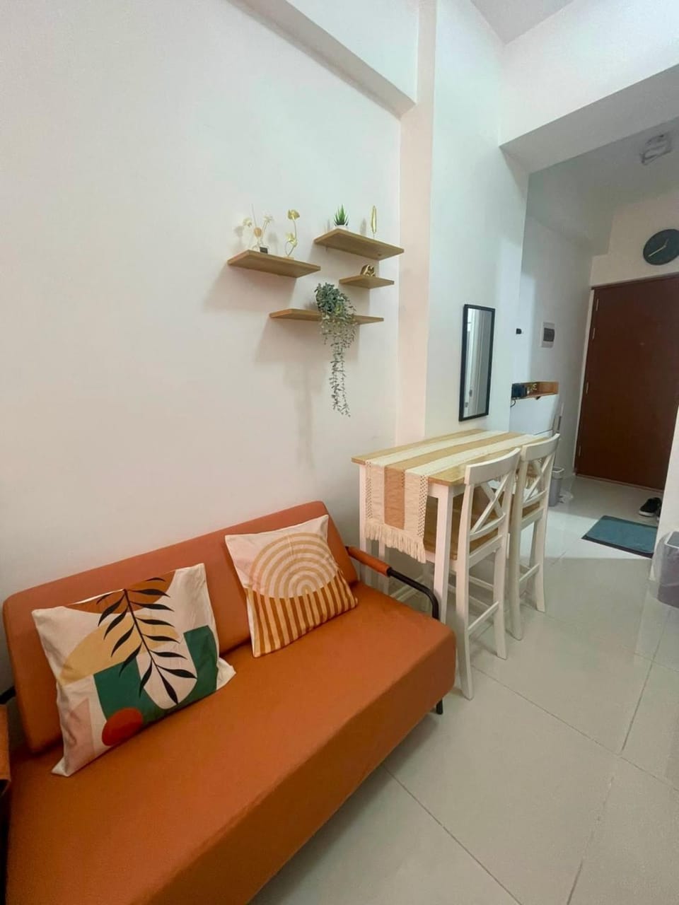 Studio Condo Staycation I The Courtyard at Scala Apartment hotel in Makati