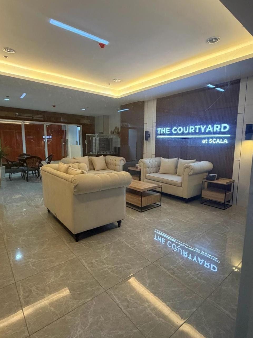 Studio Condo Staycation I The Courtyard at Scala Apartment hotel in Makati