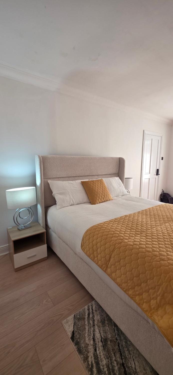 Large bedroom Vacation rental in Dublin