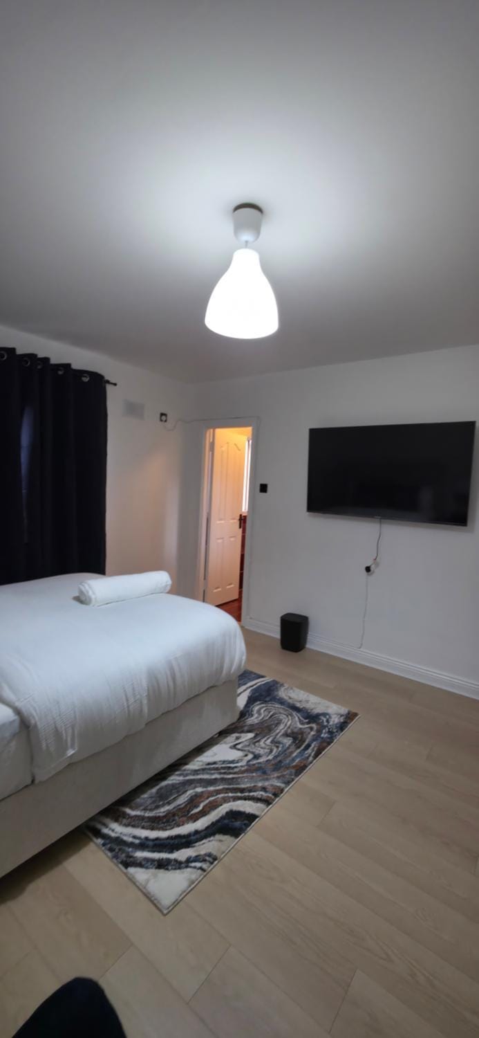 Queen room with ensuite bathroom Bed and Breakfast in Dublin
