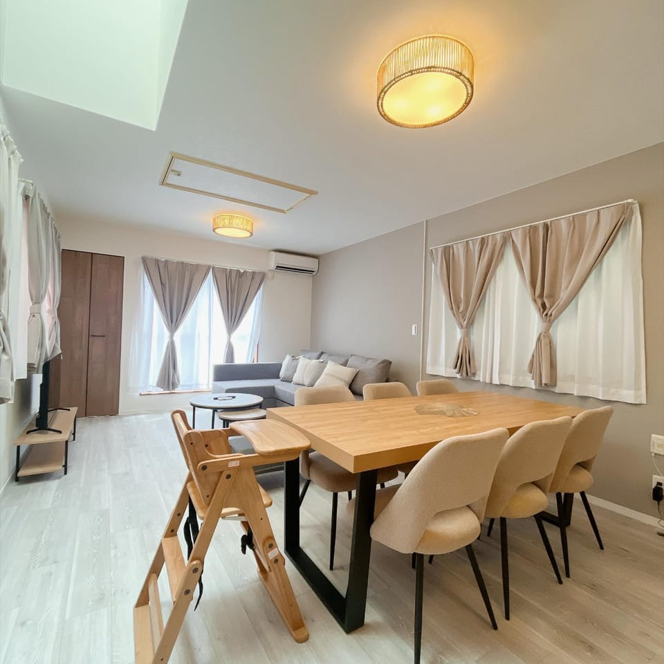 Living room, Dining area