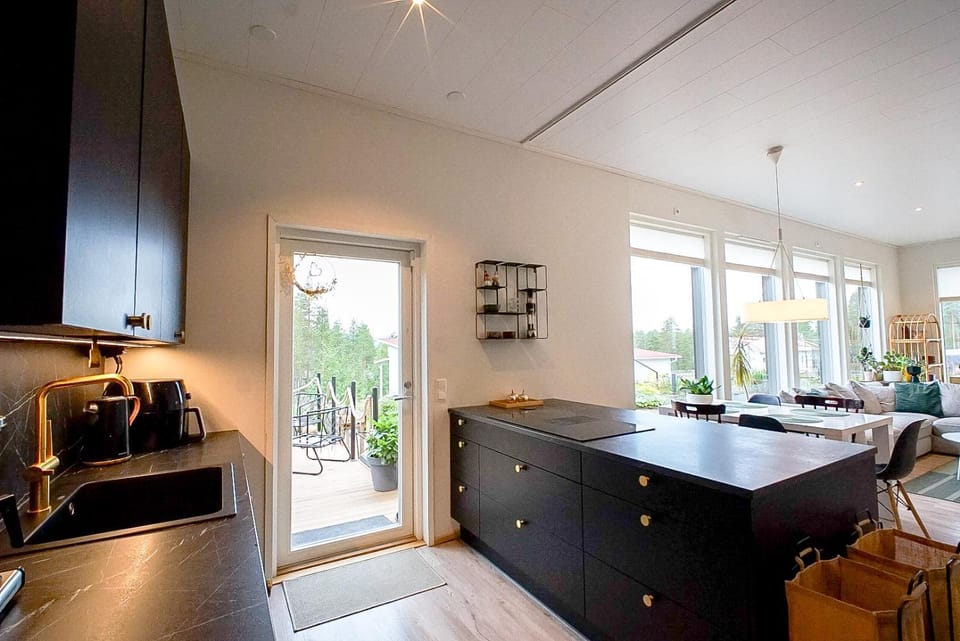 Kitchen or kitchenette, Dining area, dishwasher, stove