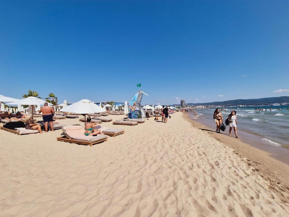 Rare 3BR 2 Bath Apartment Cacao Beach Sleeps 8 Apartment in Sunny Beach