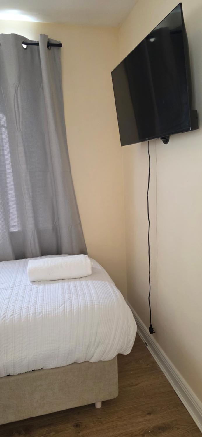 Cozy single room Bed and Breakfast in Dublin