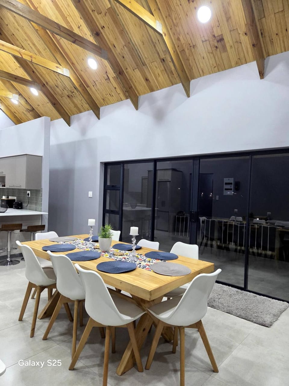 Restaurant/places to eat, Dining area