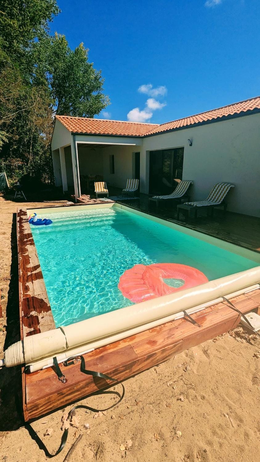 Villa moderne, piscine chauffée & climatisation 10 pers House in Saint-Jean-de-Monts