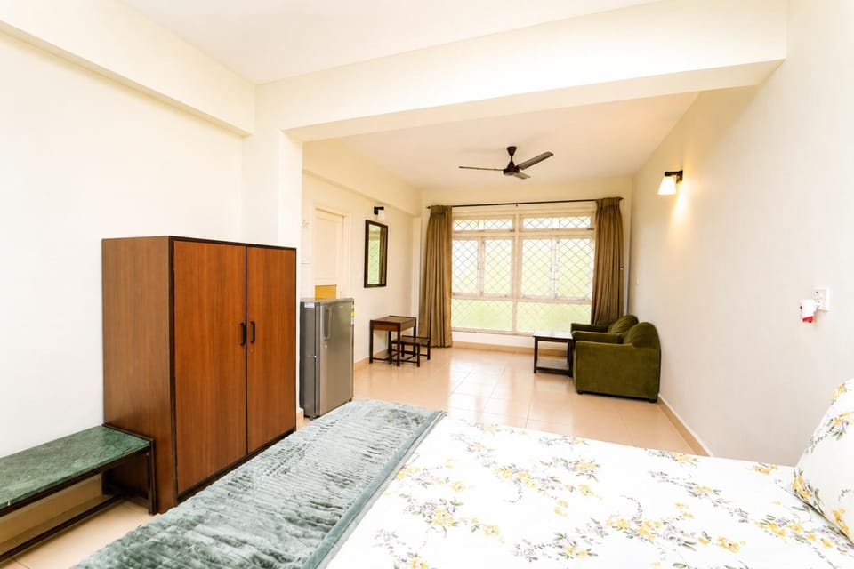Bedroom, wardrobe
