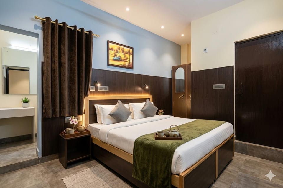 Bed, Photo of the whole room, Bedroom, towels, wardrobe