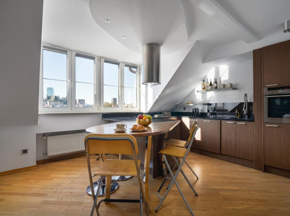 Kitchen or kitchenette, Dining area, minibar, pet friendly, stove