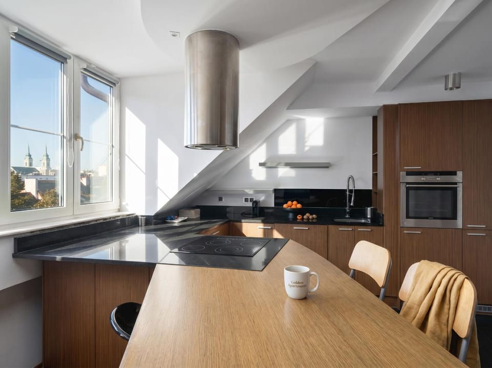 Kitchen or kitchenette, Dining area, minibar, pet friendly, stove, toaster