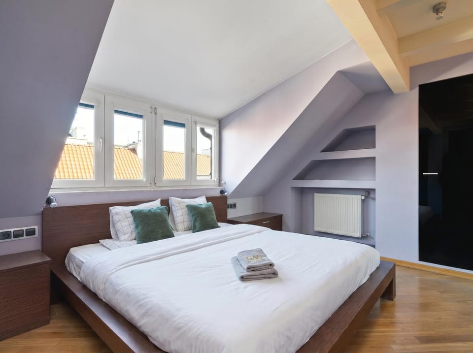 Bed, Photo of the whole room, Bedroom, internet, towels