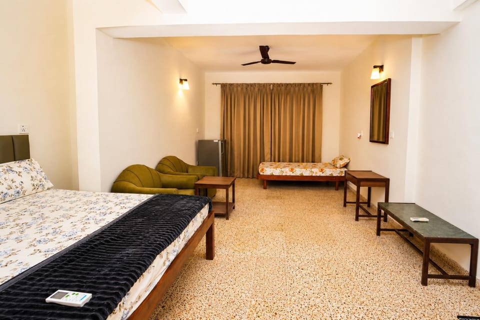 Bed, Living room, Bedroom