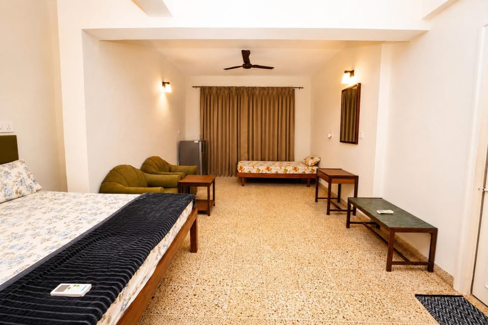 Bed, Living room, Bedroom