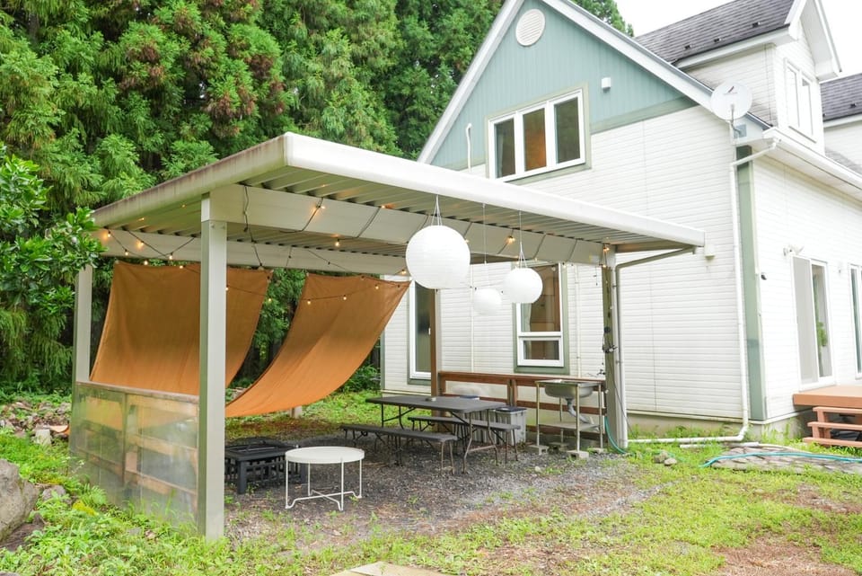 Property building, Day, BBQ facilities, Garden, Garden view