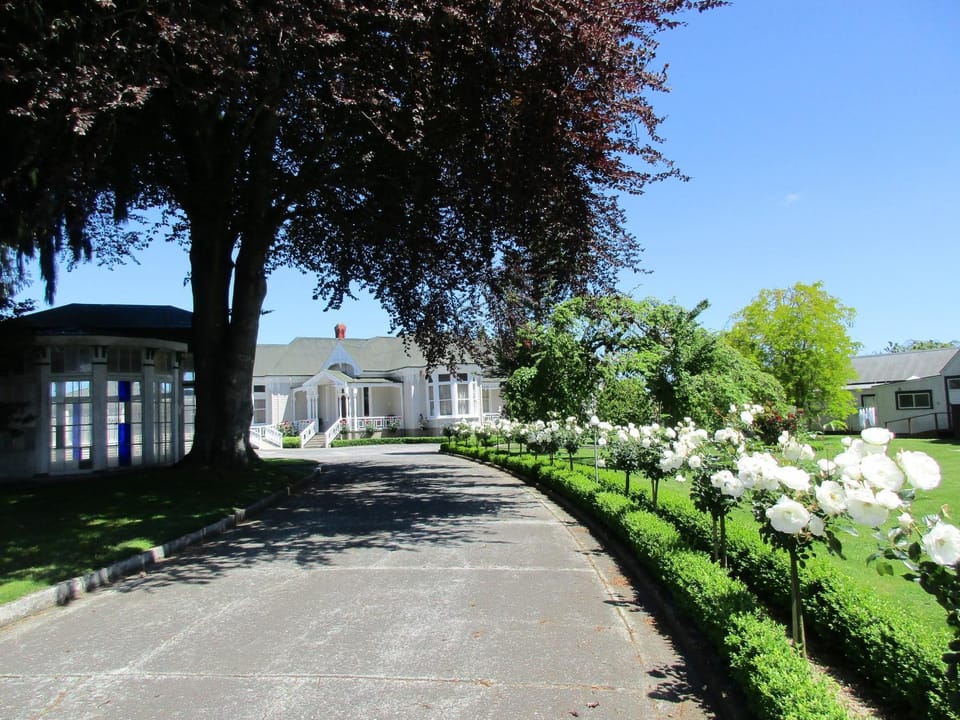 Property building, Facade/entrance, Garden view