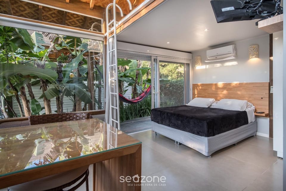 Seating area, Bedroom