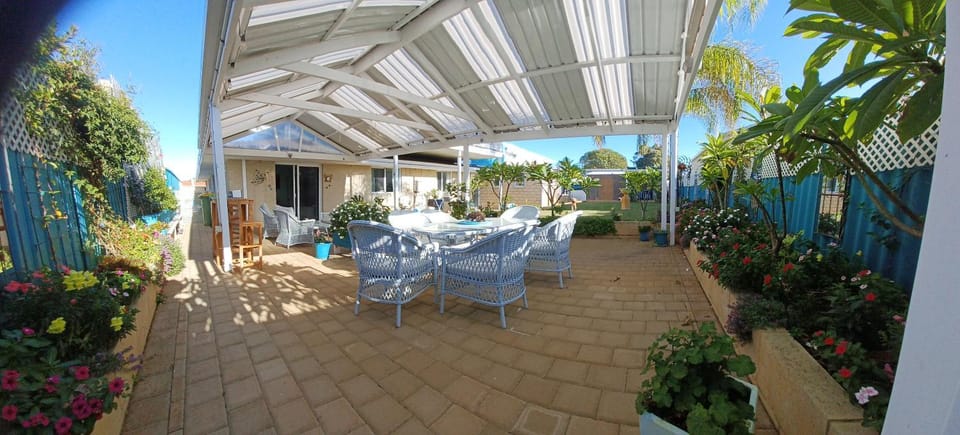Palm Beach Guest House Bed and Breakfast in Perth