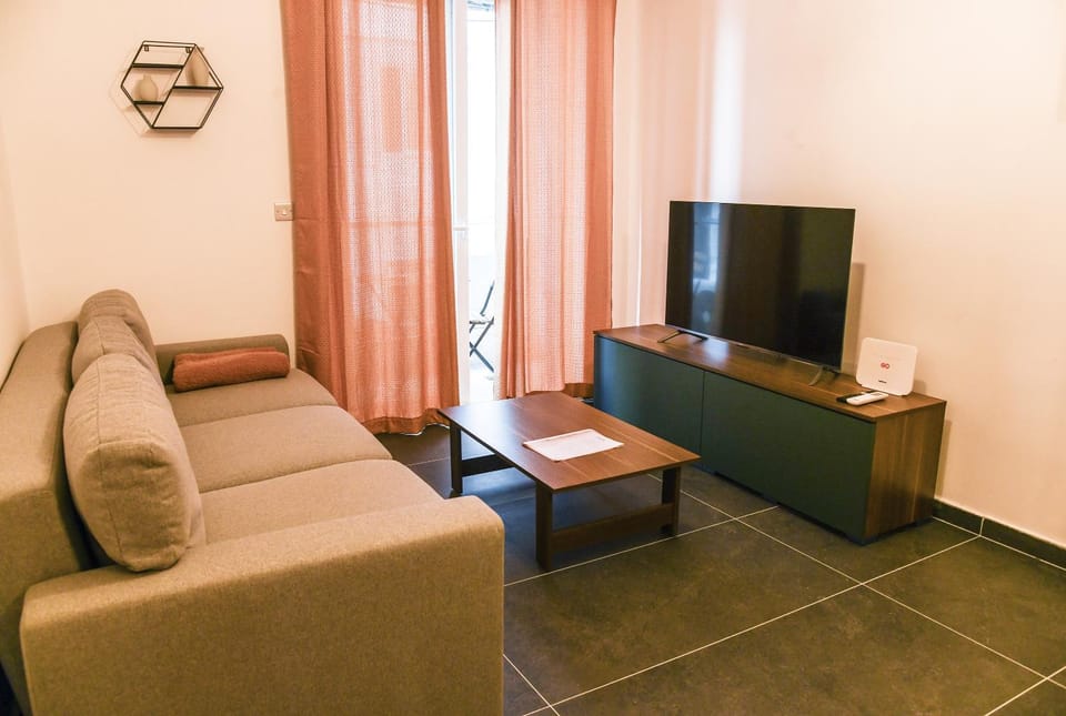 TV and multimedia, Balcony/Terrace, Living room, internet, air conditioner