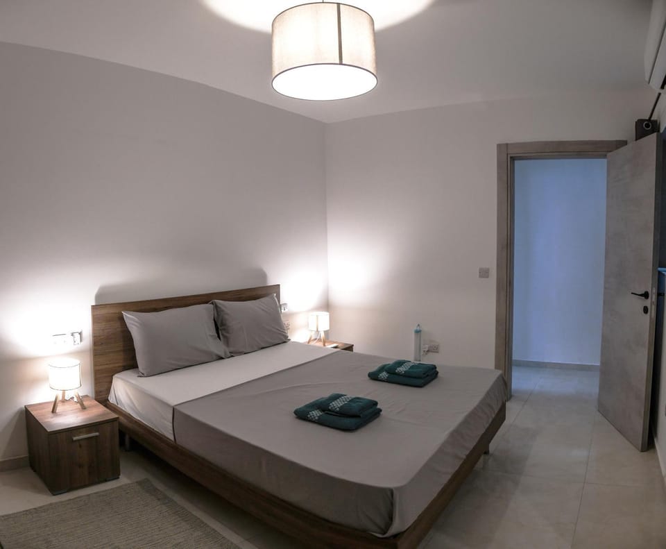 Bedroom, wardrobe, air conditioner