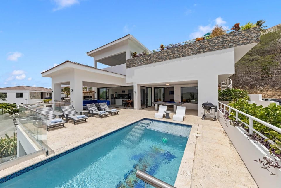 Cliffside Oasis - the Villa - Seaview - Bluebay Villa in Sint Michiel