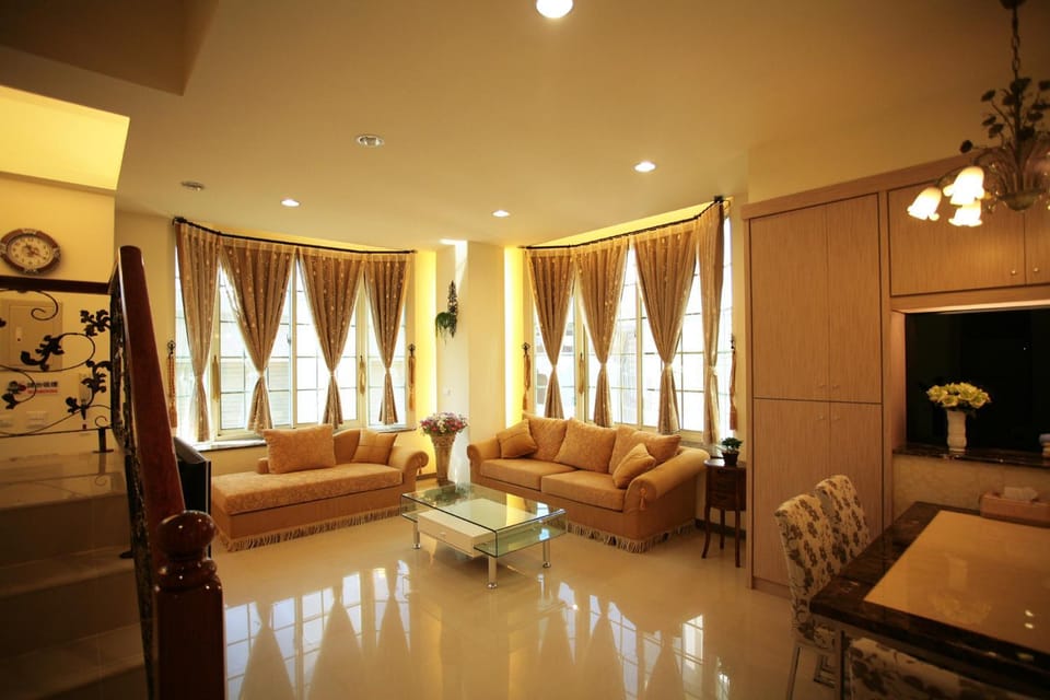 Communal lounge/ TV room