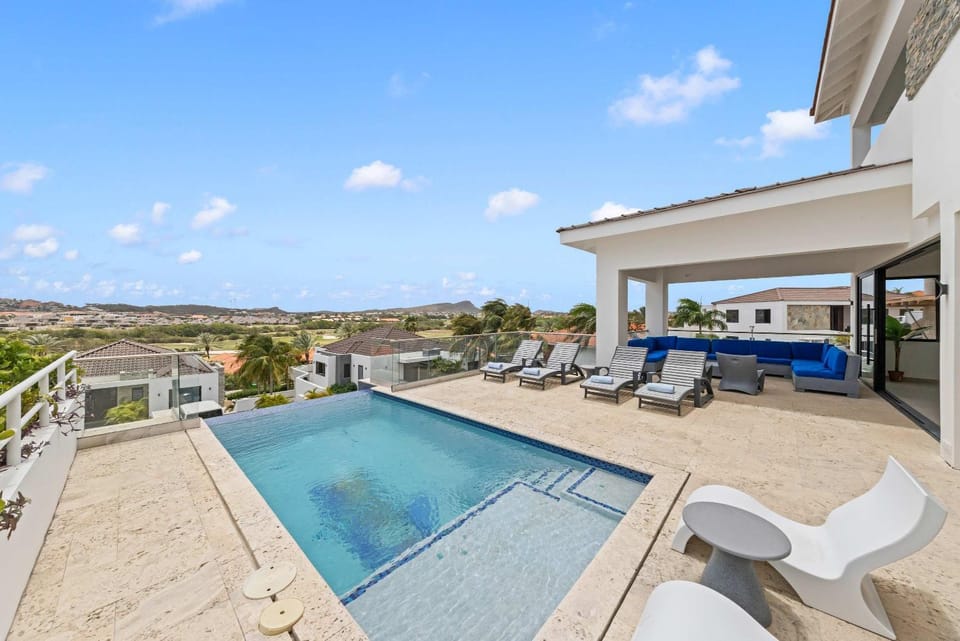 Cliffside-7BR-2 private pool-Seaview Villa-Bluebay Villa in Sint Michiel