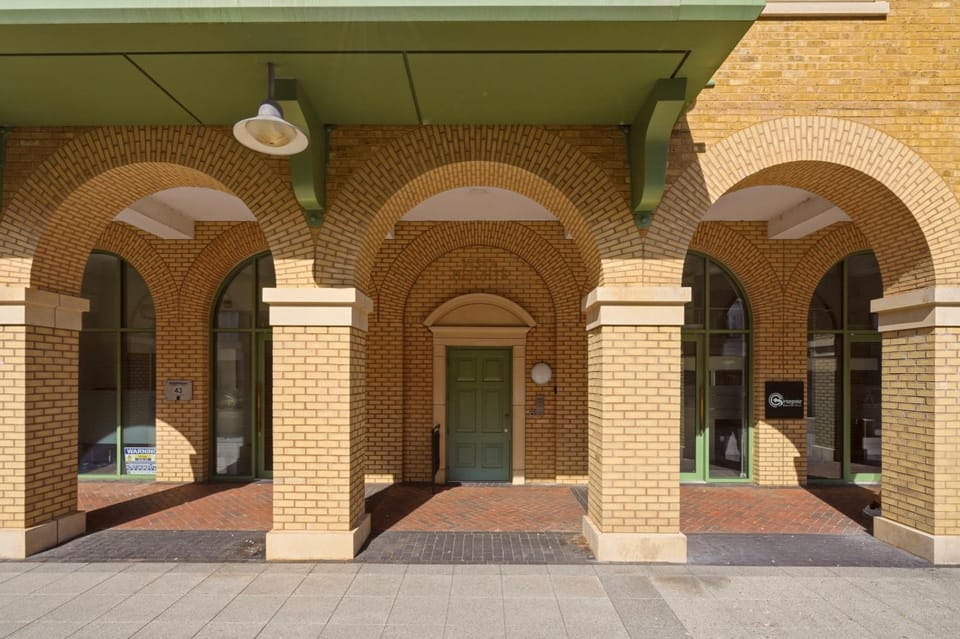 Waterside Apt · Balcony · NEC & Airport · Pets OK Apartment in Shirley