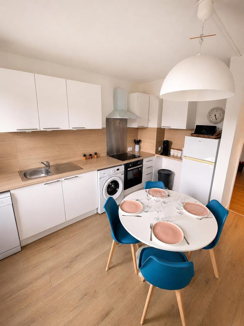 Kitchen or kitchenette, Dining area, dishwasher, oven, stove