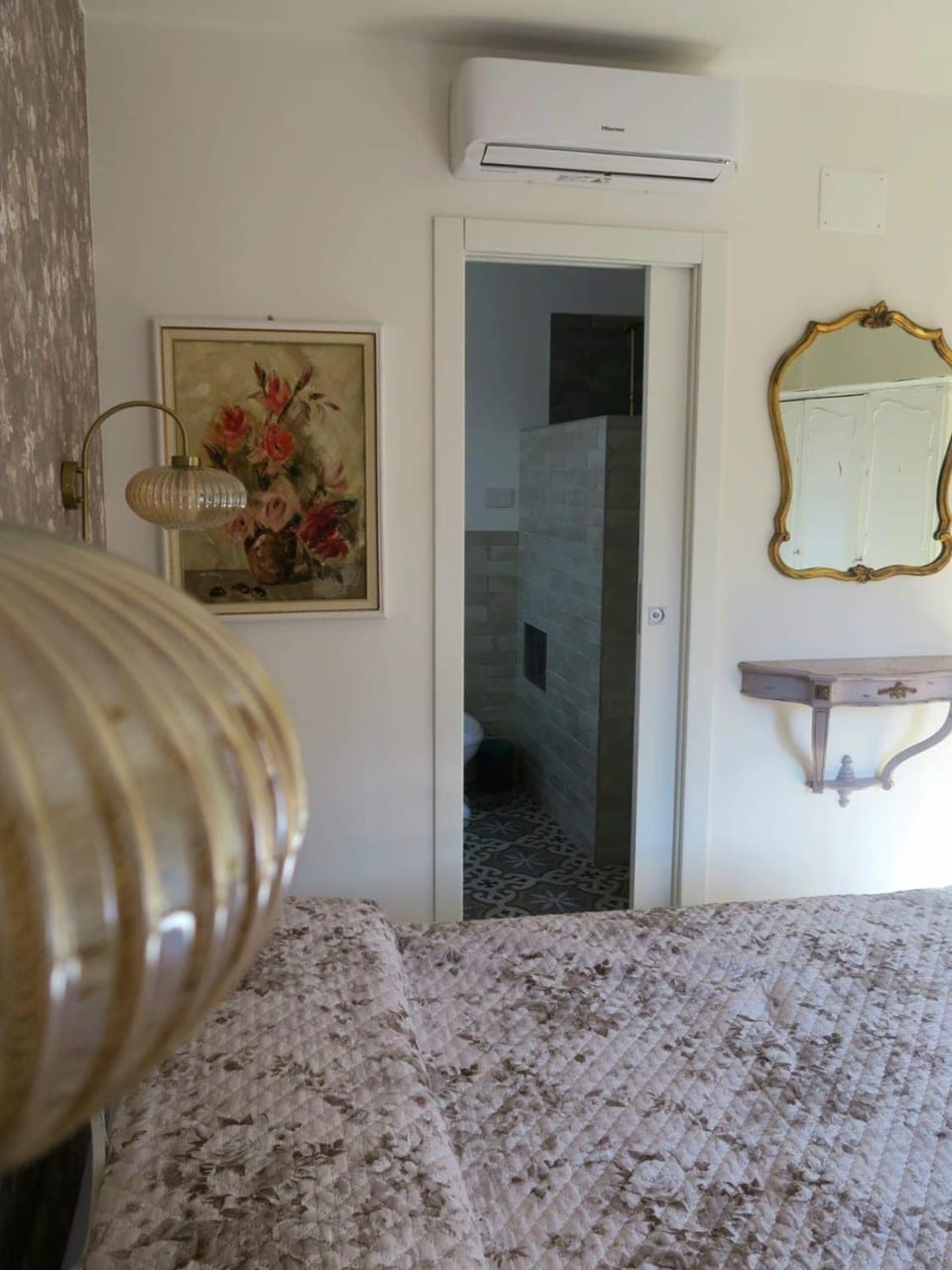 Bed, Photo of the whole room, Bedroom, air conditioner