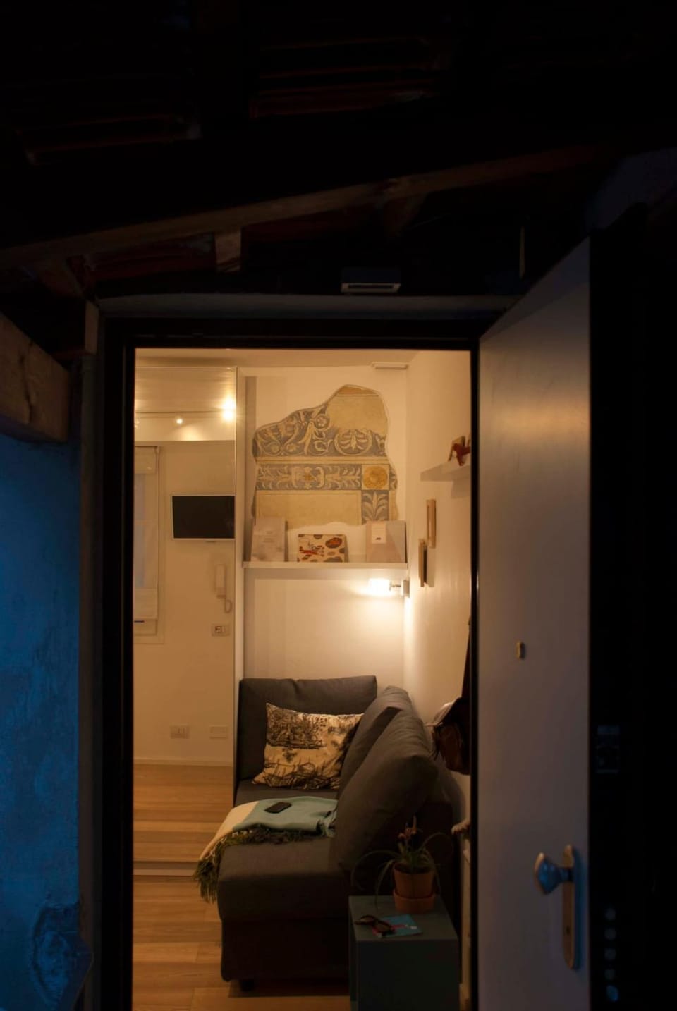 Tiny Studio between Duomo and La Scala Apartment in Milan