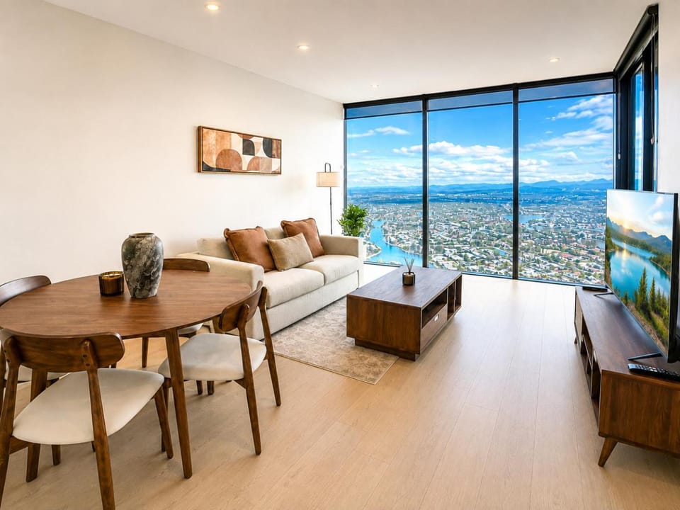 Vista in the Clouds Coastal City Escape Apartment in Gold Coast